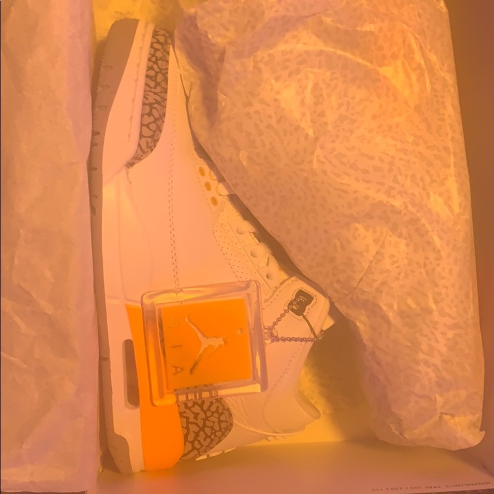 Jordan 3 laser Orange.